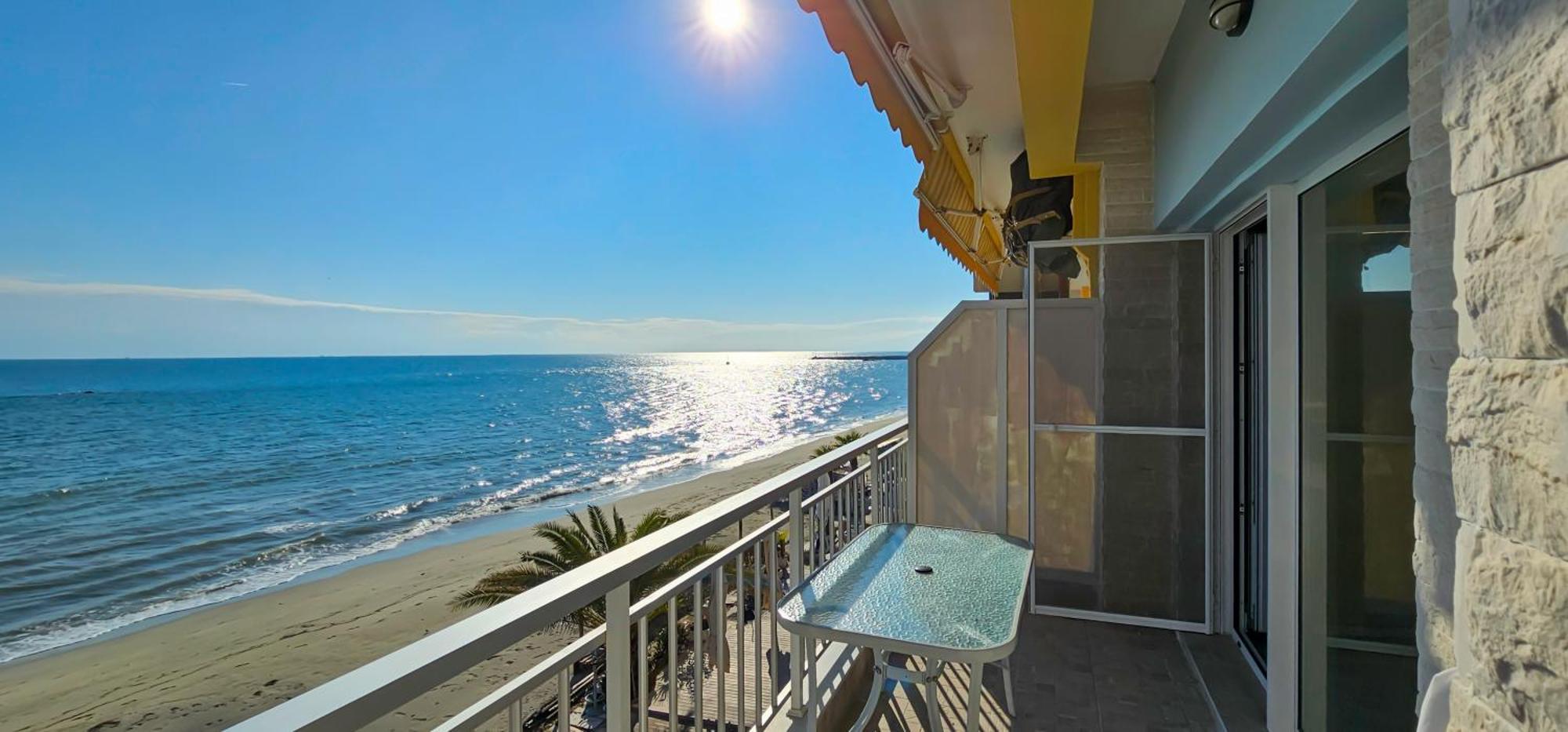 Paralía Hara Apartment In Front Of The Beach מראה חיצוני תמונה